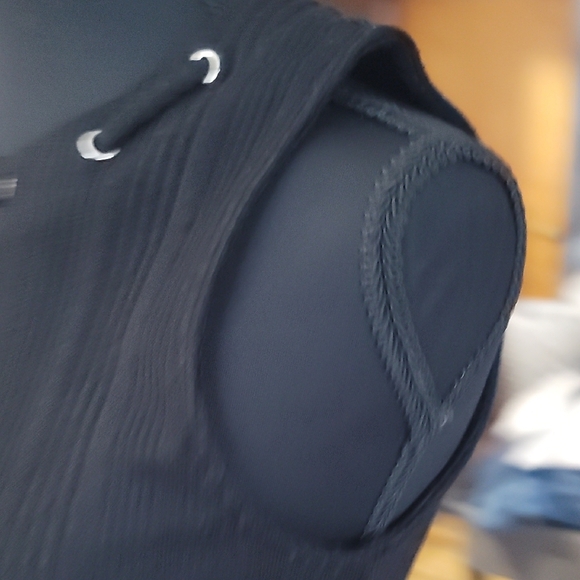 White House Black Market Fitted Black Sleeveless Tank Top - Picture 3 of 10